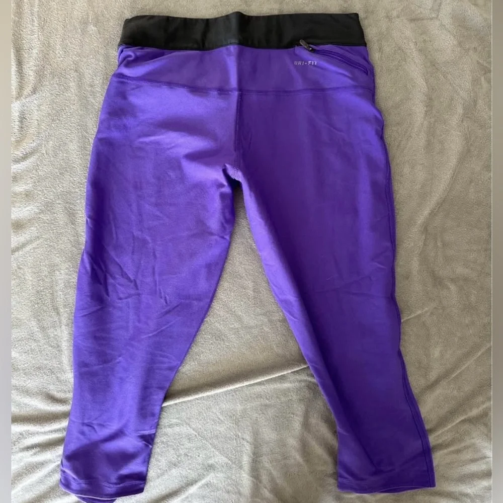 Women’s Nike Dri Fit Running capris. - Picture 4 of 10